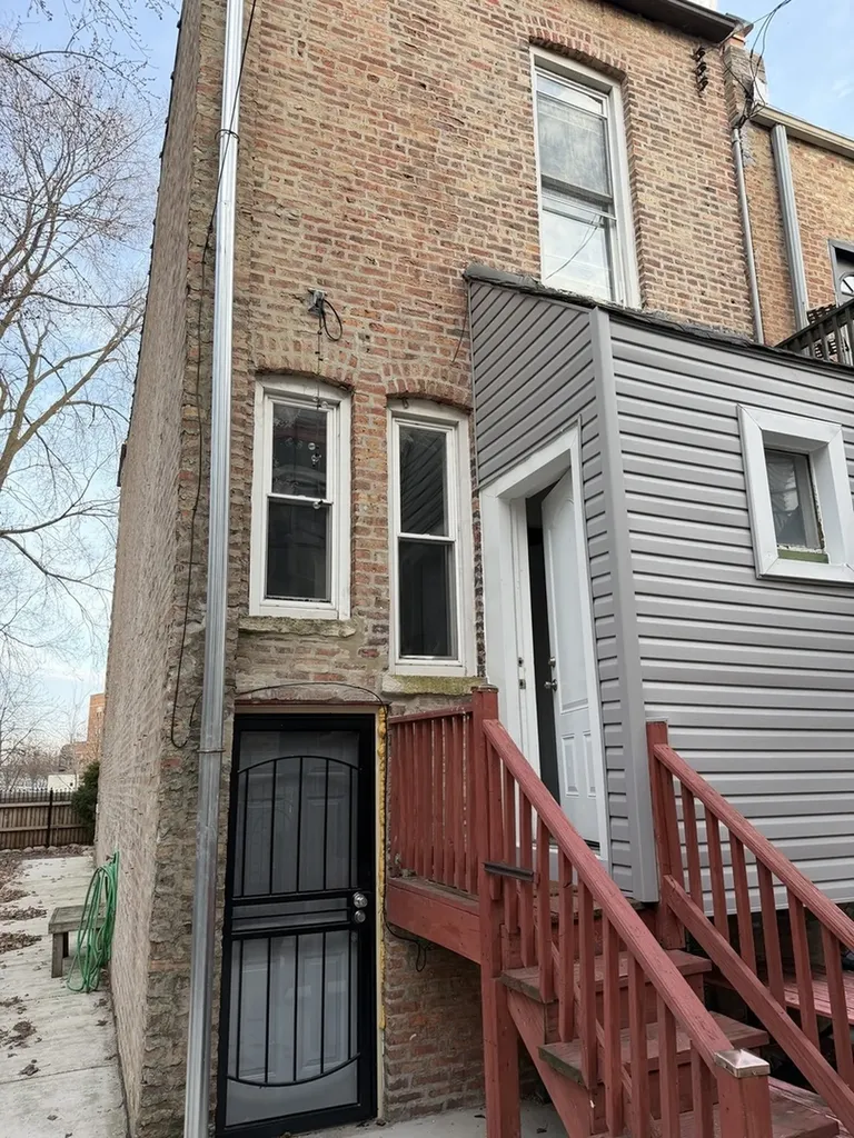 4104 South Lake Park Avenue Chicago IL 60653
