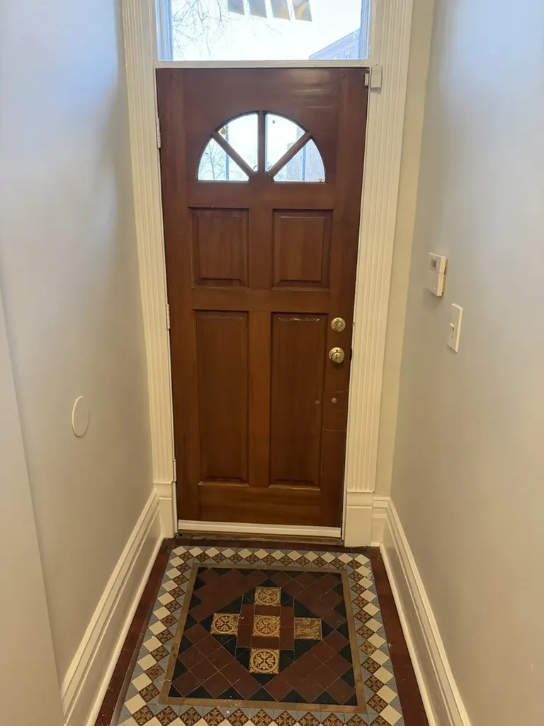 4104 South Lake Park Avenue Chicago IL 60653