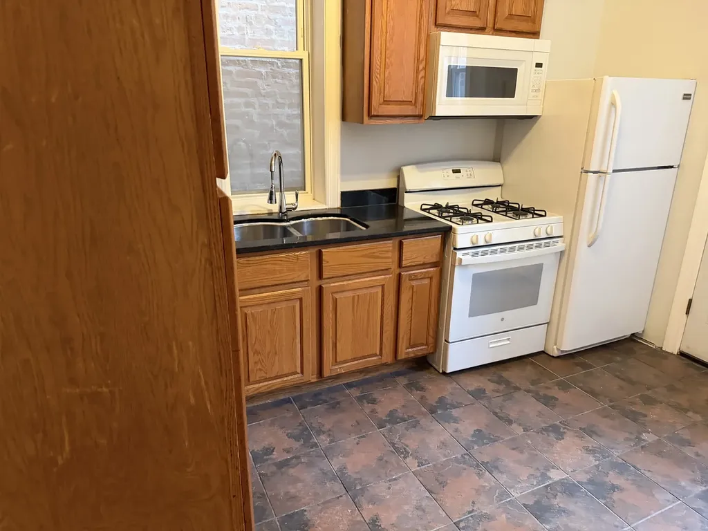 4104 South Lake Park Avenue Chicago IL 60653