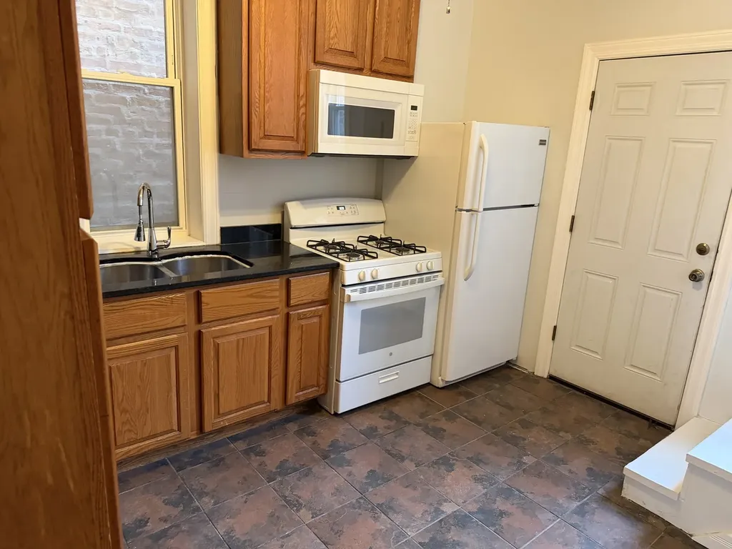 4104 South Lake Park Avenue Chicago IL 60653