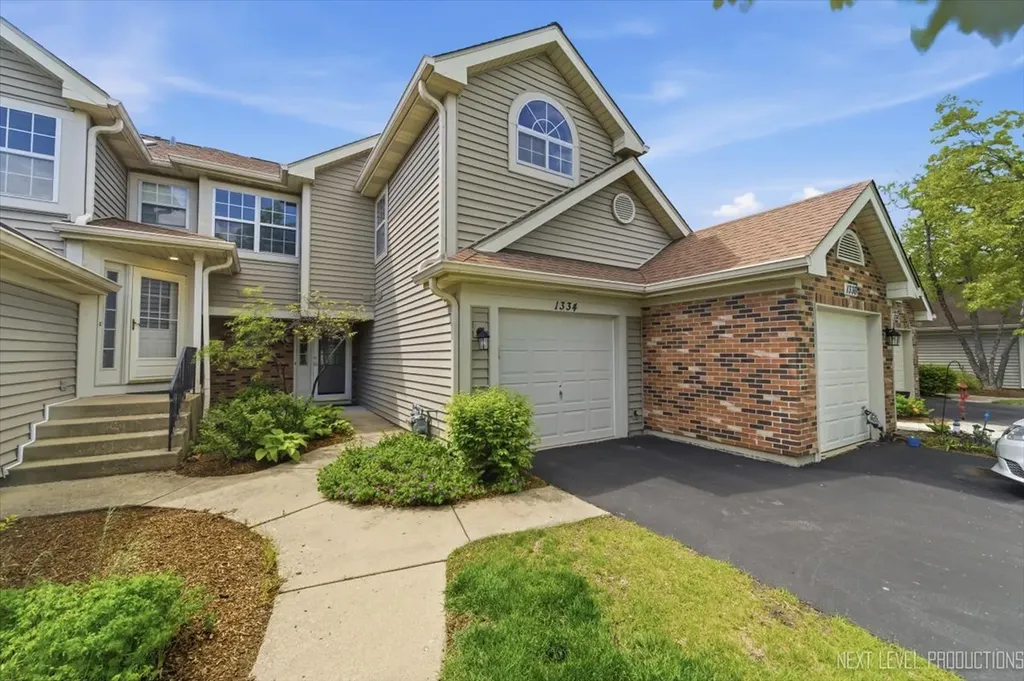 1334 Coldspring Road Carol Stream IL 60188