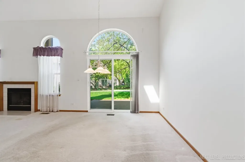 1334 Coldspring Road Carol Stream IL 60188