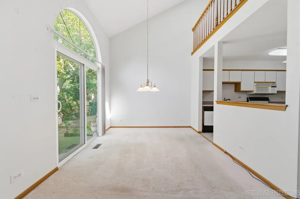 1334 Coldspring Road Carol Stream IL 60188