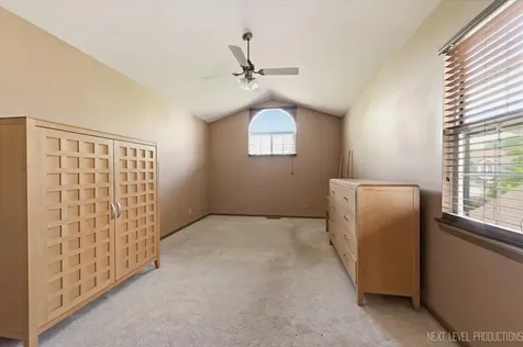1334 Coldspring Road Carol Stream IL 60188