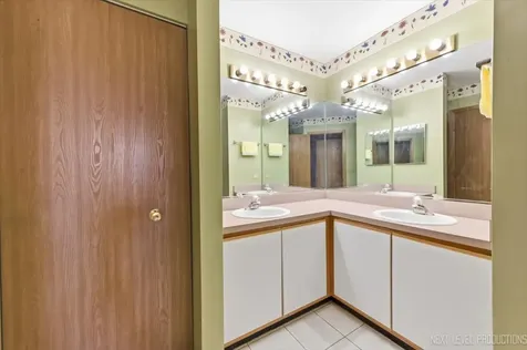1334 Coldspring Road Carol Stream IL 60188