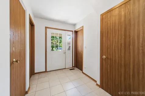 1334 Coldspring Road Carol Stream IL 60188