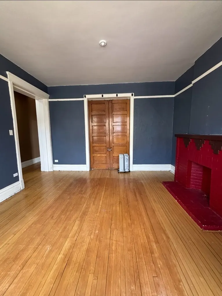 419 East 46th Street Chicago IL 60653