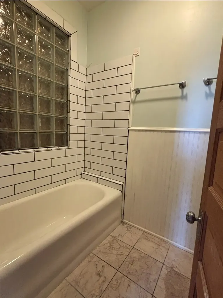 419 East 46th Street Chicago IL 60653