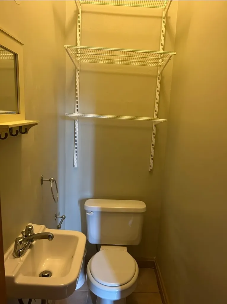 419 East 46th Street Chicago IL 60653