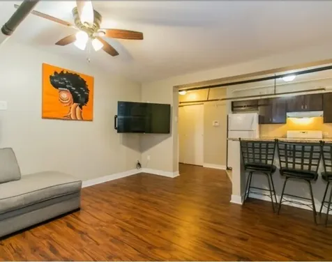 419 East 46th Street Chicago IL 60653