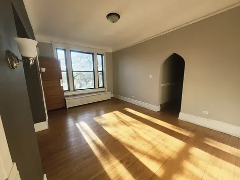 419 East 46th Street Chicago IL 60653