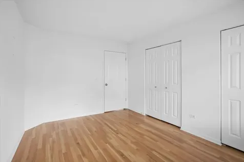 1009 Huntington Drive Elk Grove Village IL 60007