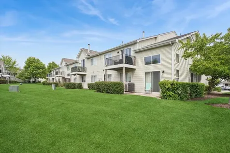 1009 Huntington Drive Elk Grove Village IL 60007