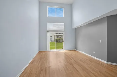 1009 Huntington Drive Elk Grove Village IL 60007