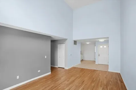 1009 Huntington Drive Elk Grove Village IL 60007