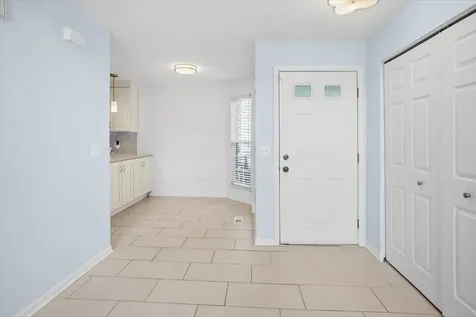 1009 Huntington Drive Elk Grove Village IL 60007