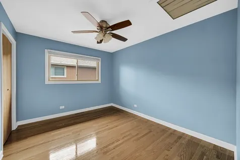 557 West Crockett Avenue Elmhurst IL 60126