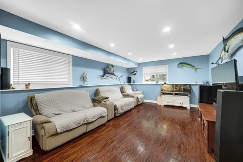 557 West Crockett Avenue Elmhurst IL 60126