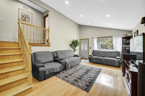 557 West Crockett Avenue Elmhurst IL 60126