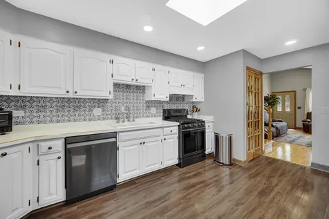 557 West Crockett Avenue Elmhurst IL 60126
