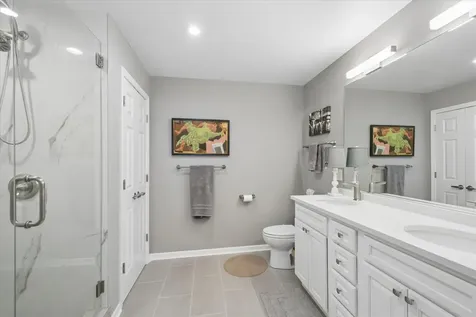21 West Chestnut Street Chicago IL 60610