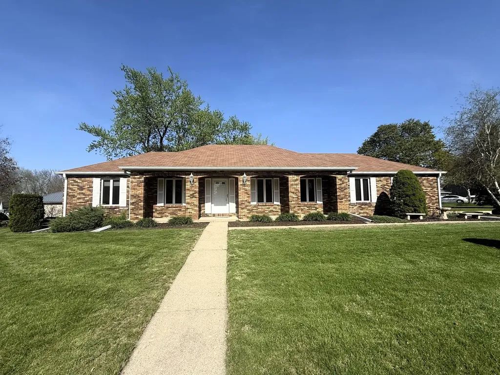 300 Fieldstone Lane Dixon IL 61021