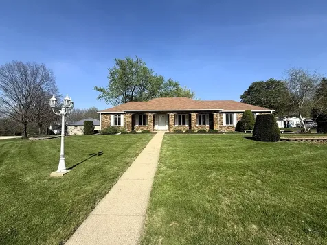 300 Fieldstone Lane Dixon IL 61021