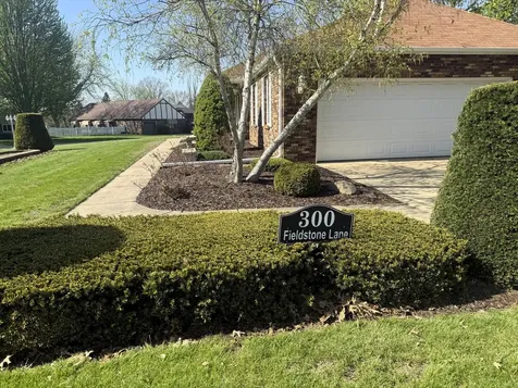 300 Fieldstone Lane Dixon IL 61021