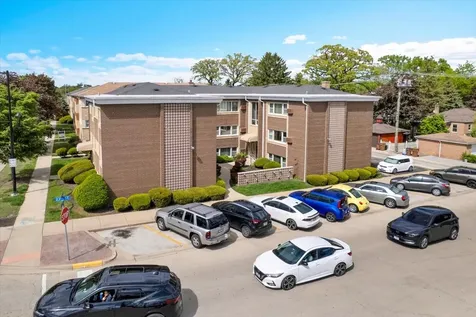 2257 Des Plaines Avenue North Riverside IL 60546