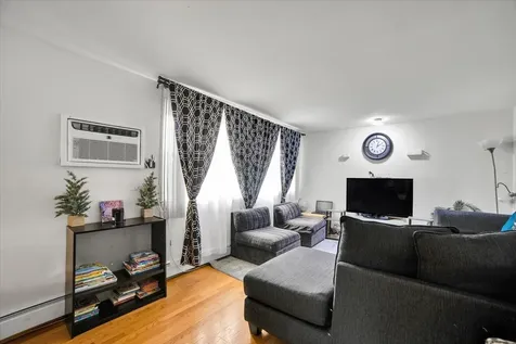 2257 Des Plaines Avenue North Riverside IL 60546