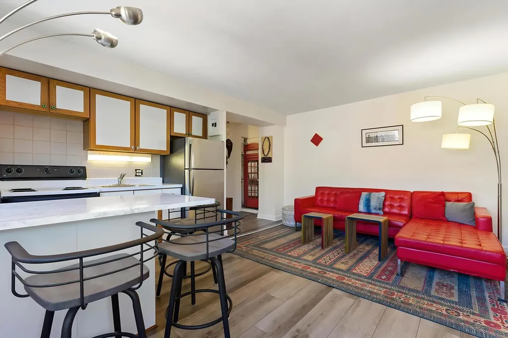 4960 North Marine Drive Chicago IL 60640
