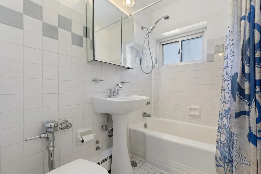 4960 North Marine Drive Chicago IL 60640