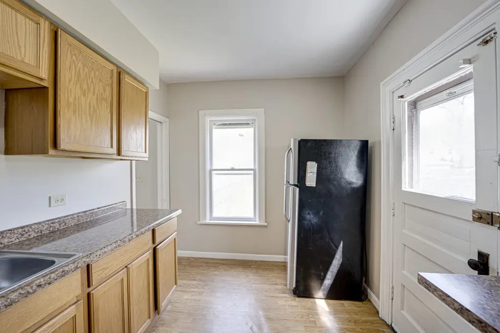 371 Cedar Street Aurora IL 60506