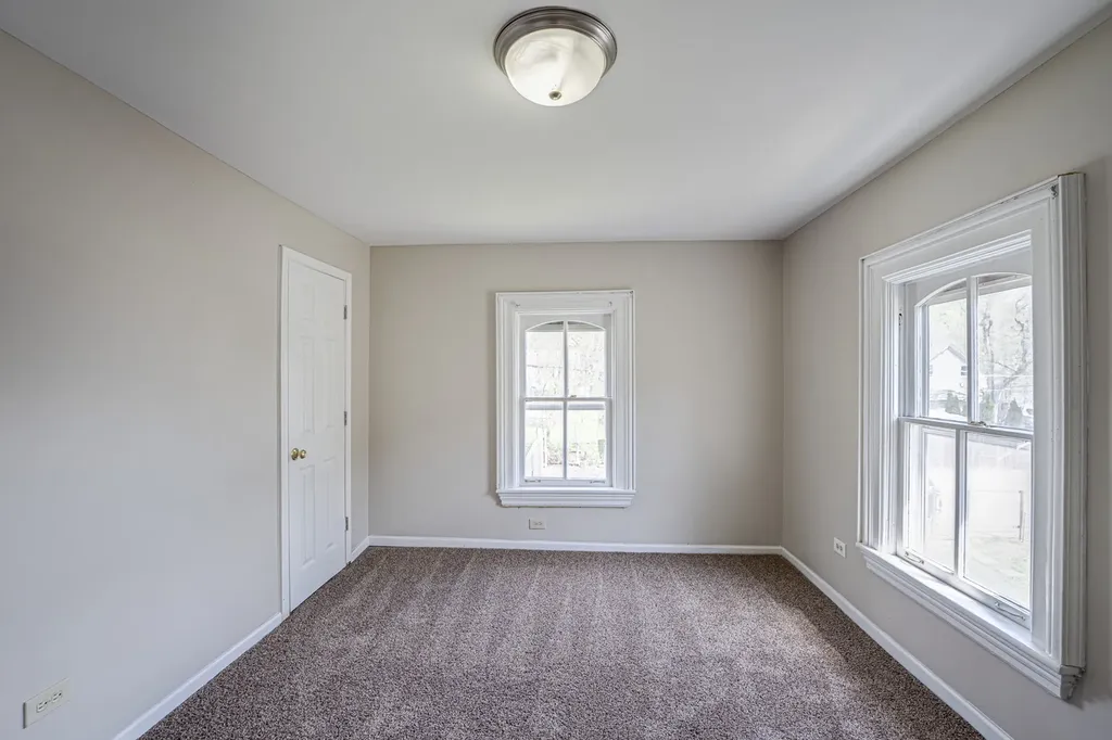 371 Cedar Street Aurora IL 60506