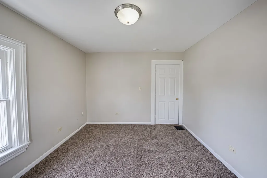 371 Cedar Street Aurora IL 60506