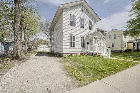 371 Cedar Street Aurora IL 60506