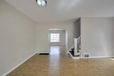 371 Cedar Street Aurora IL 60506
