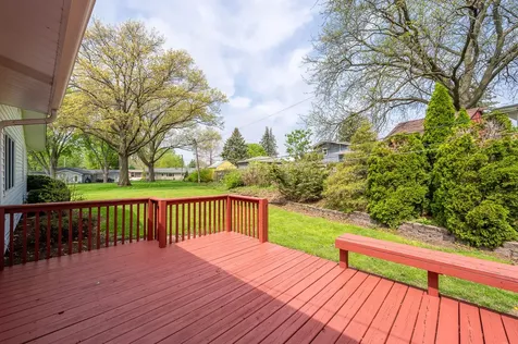 8 Candlewick Court North Aurora IL 60542