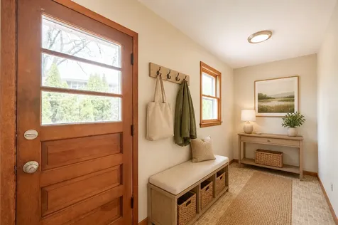 8 Candlewick Court North Aurora IL 60542