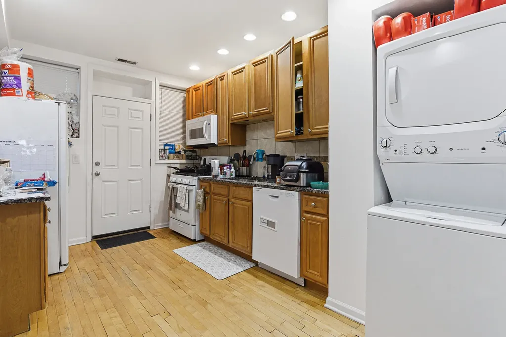 5544 West Belmont Avenue Chicago IL 60641