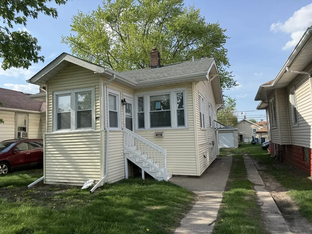 338 157TH Street Calumet City IL 60409