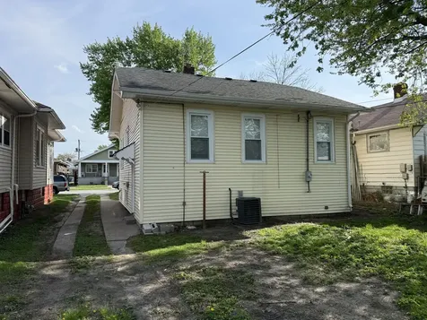 338 157TH Street Calumet City IL 60409