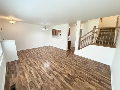 652 Lincoln Station Drive Oswego IL 60543