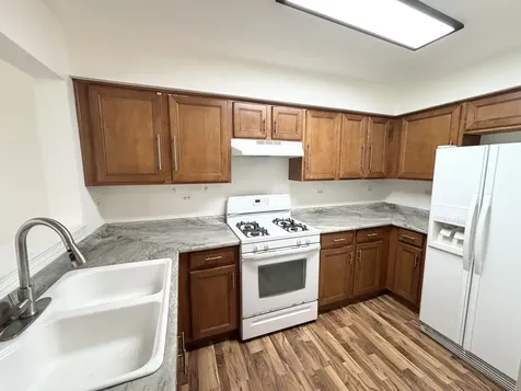 652 Lincoln Station Drive Oswego IL 60543