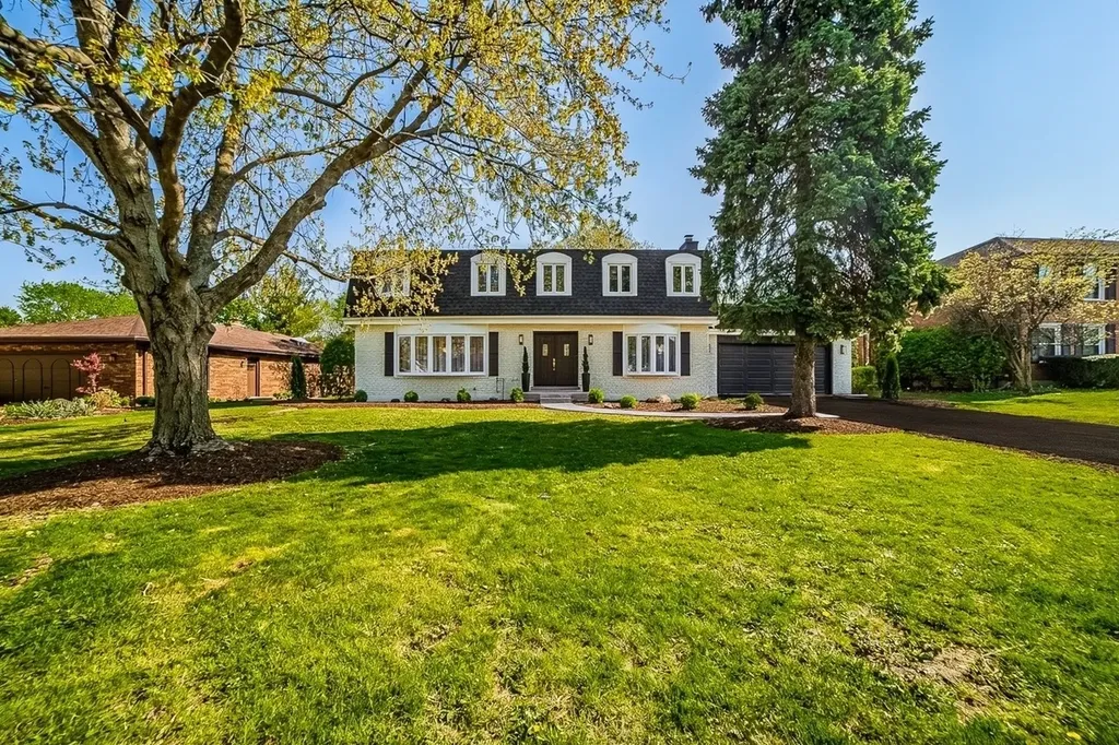 19W071 Avenue Chateaux Oak Brook IL 60523