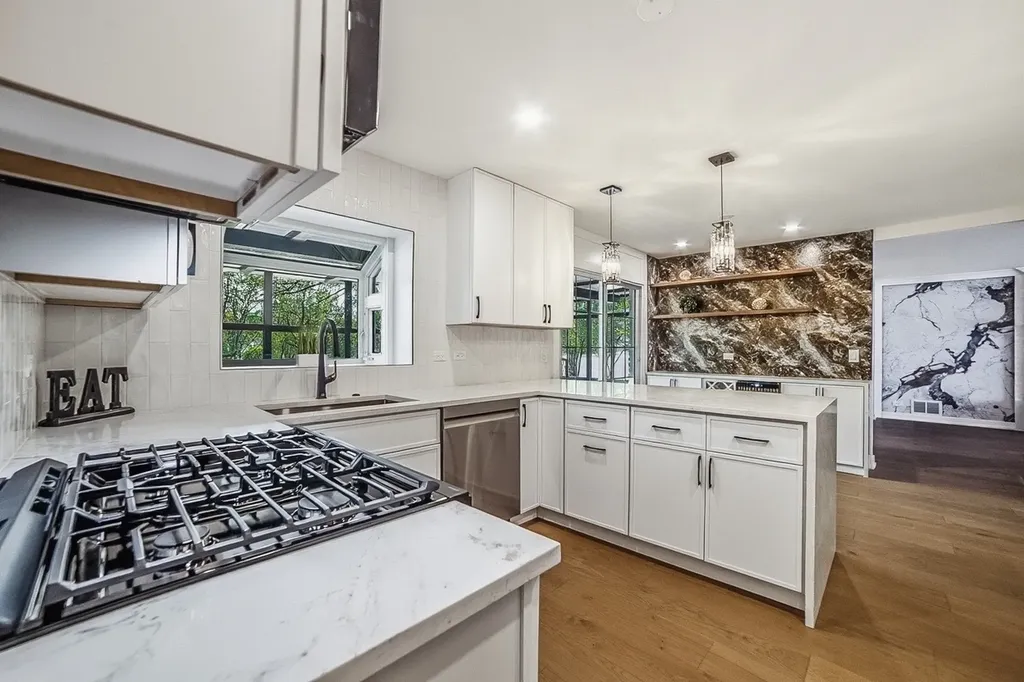 19W071 Avenue Chateaux Oak Brook IL 60523