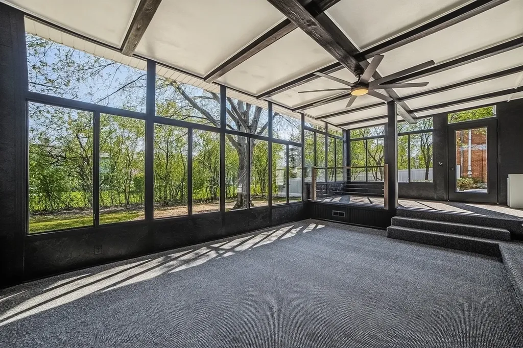 19W071 Avenue Chateaux Oak Brook IL 60523