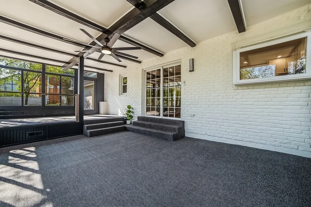 19W071 Avenue Chateaux Oak Brook IL 60523