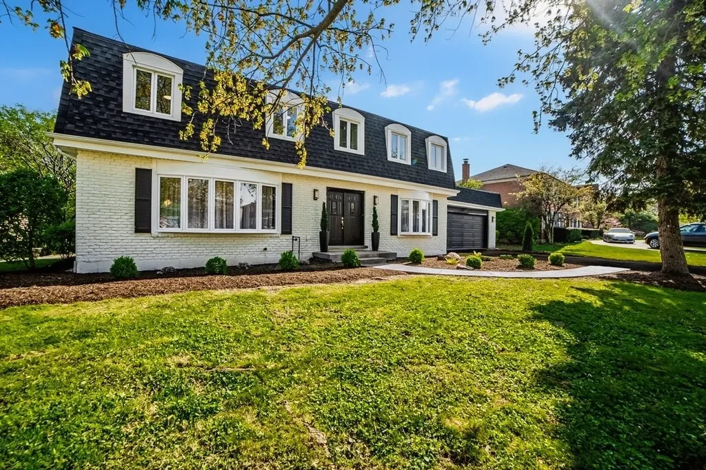 19W071 Avenue Chateaux Oak Brook IL 60523