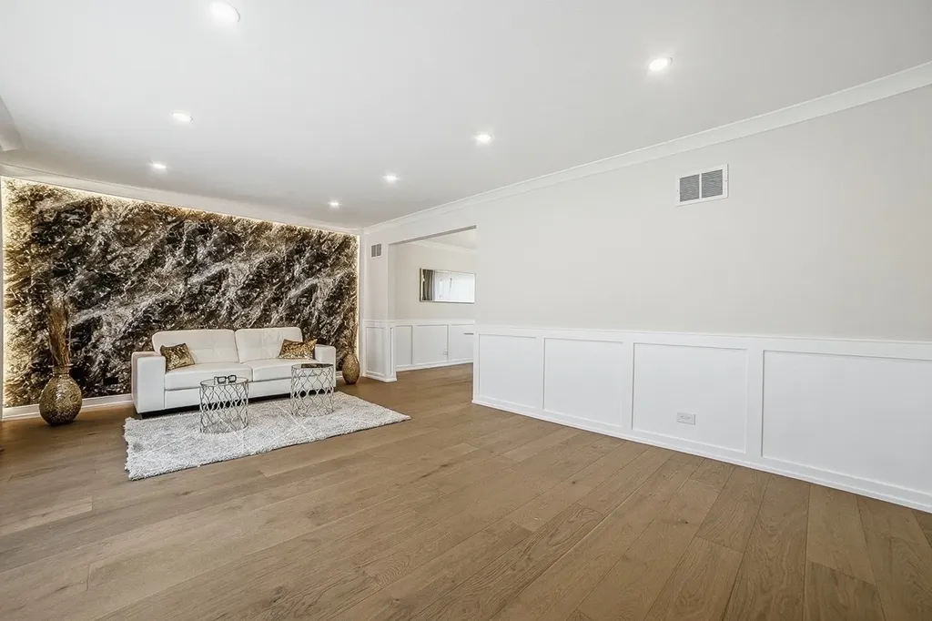 19W071 Avenue Chateaux Oak Brook IL 60523